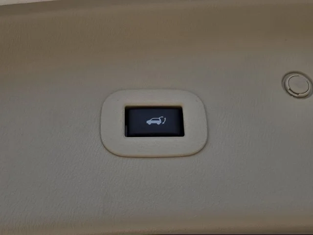 Used 2021 Moonstone White INFINITI Sensory image 26