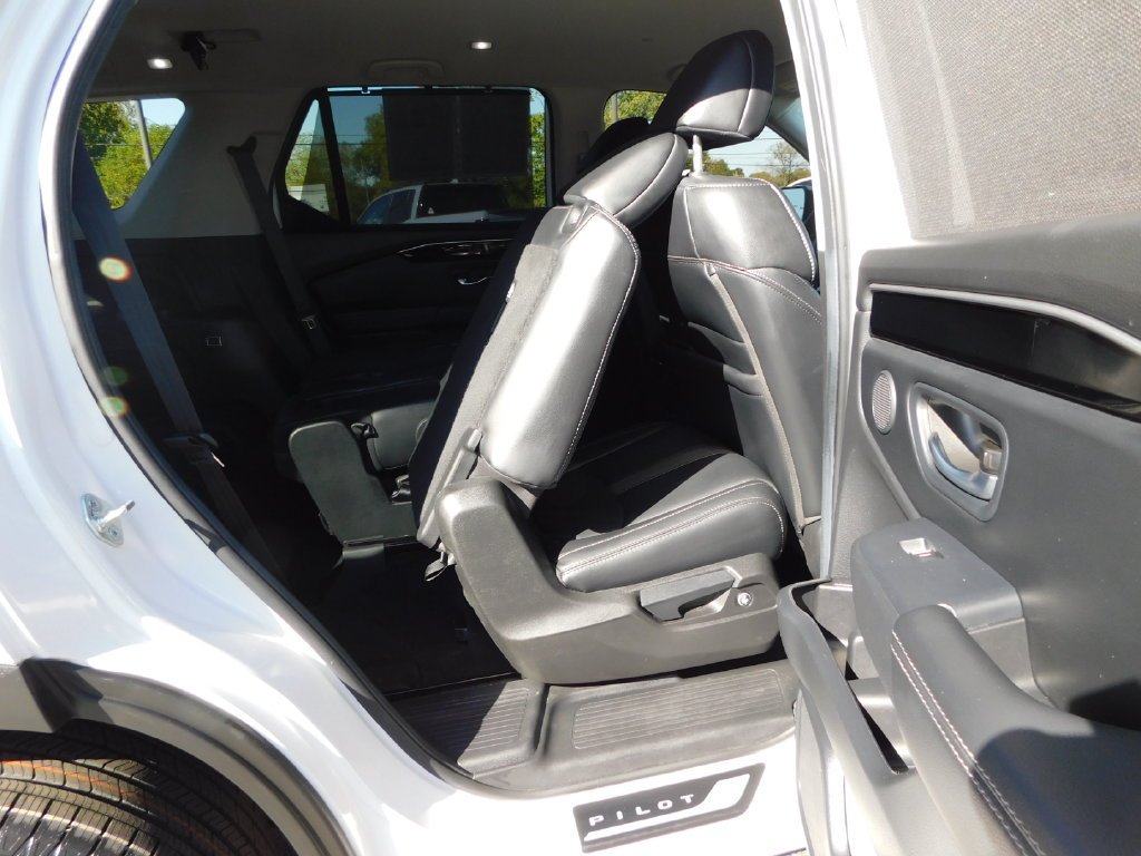Certified Used 2025 Platinum White Pearl Honda AWD EX-L image 84