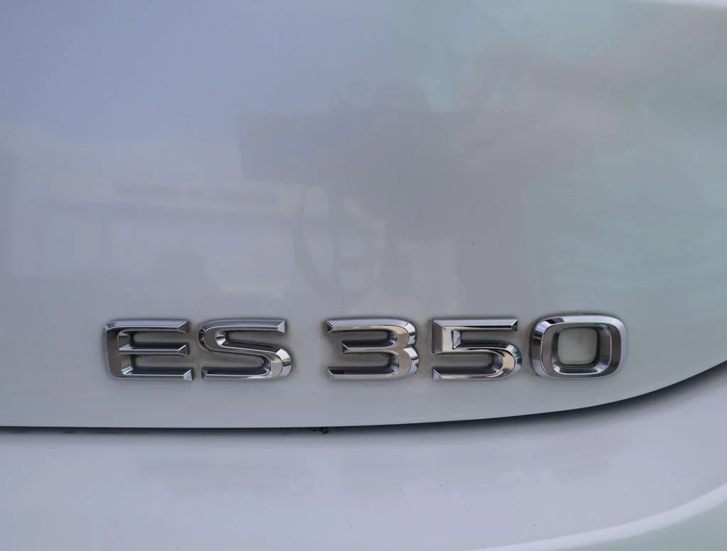 Used 2023 White Lexus 350 image 15