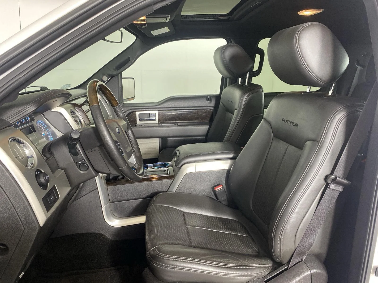 Used 2014 White Platinum Metallic Tri-Coat Ford  image 20