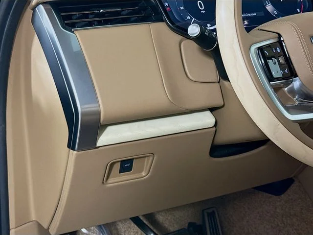 New 2026 Obsidian Black Satin Land Rover SV Signature Suite image 10