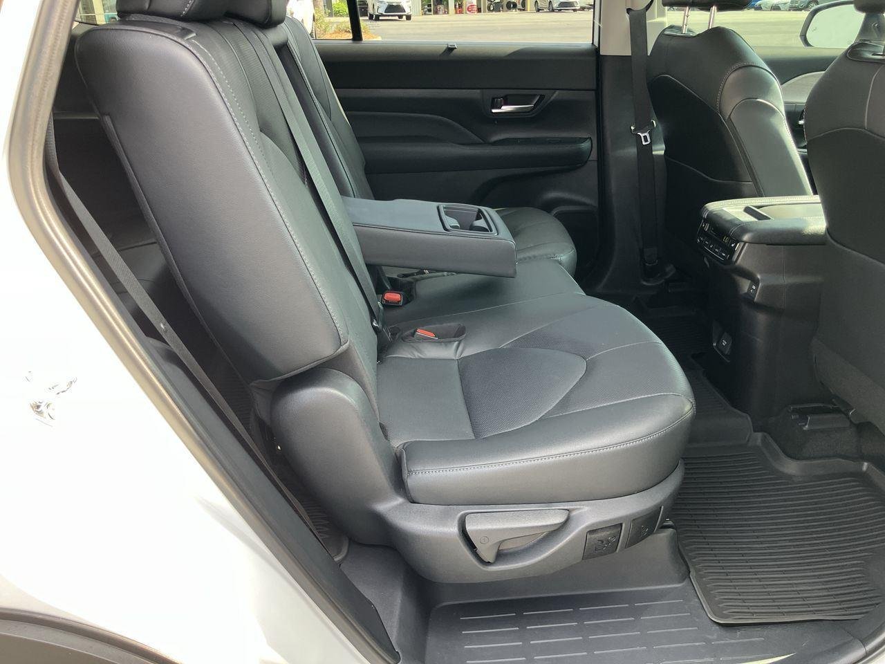 Used 2025 White (Wind Chill Pearl) Toyota Limited image 35