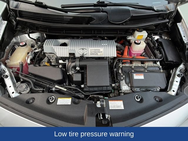Used 2017 Silver Toyota Three image 28