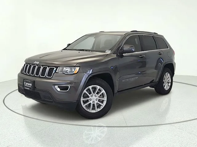 Used 2021 Granite Crystal Clearcoat Metallic Jeep Laredo E image 1