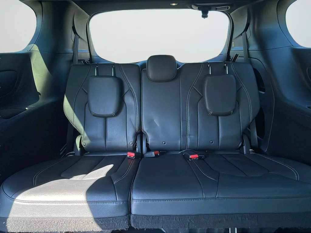 Used 2020 Black Chrysler Touring L image 30