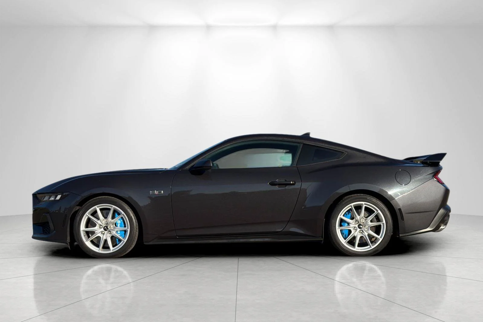 Used 2024 Dark Matter Gray Metallic Ford GT Premium image 6
