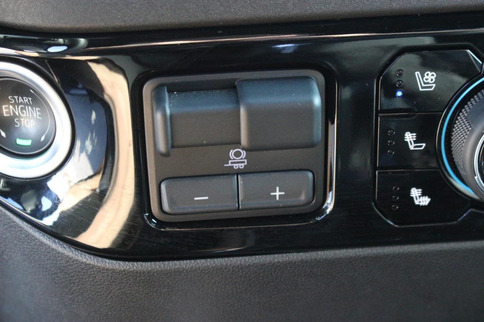 Used 2025 Black Chevrolet High Country image 28