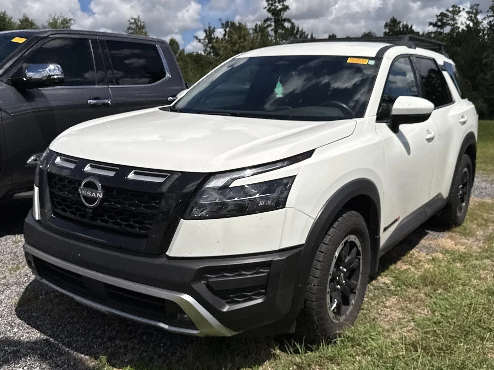 Used 2025 Glacier White Nissan Rock Creek image 4