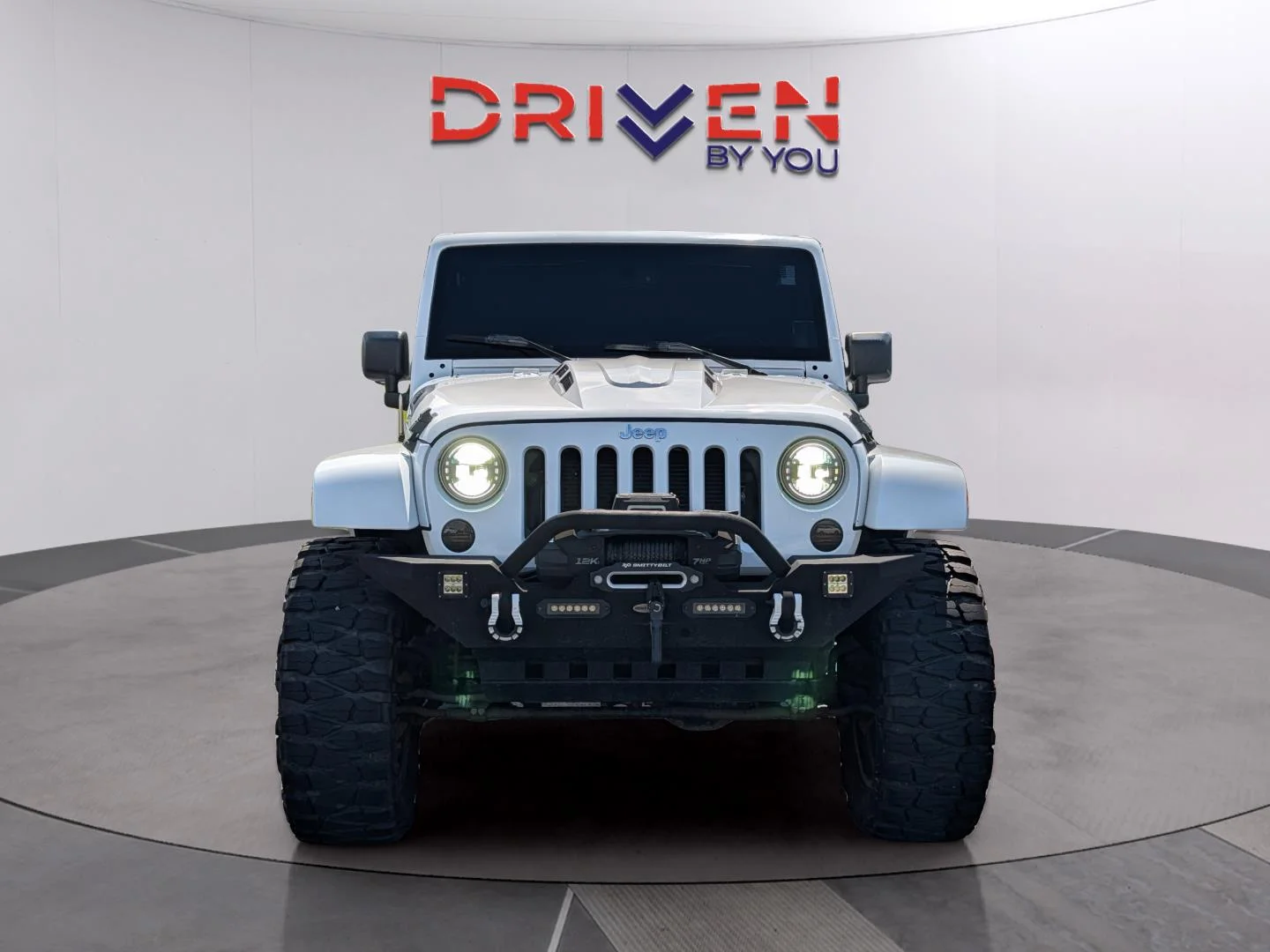 Used 2014 Bright White Clearcoat Jeep Sahara image 8
