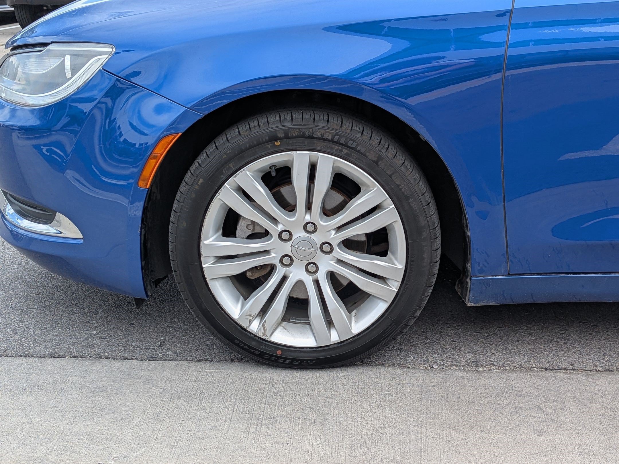 Used 2016 Vivid Blue Pearlcoat Chrysler Limited image 10
