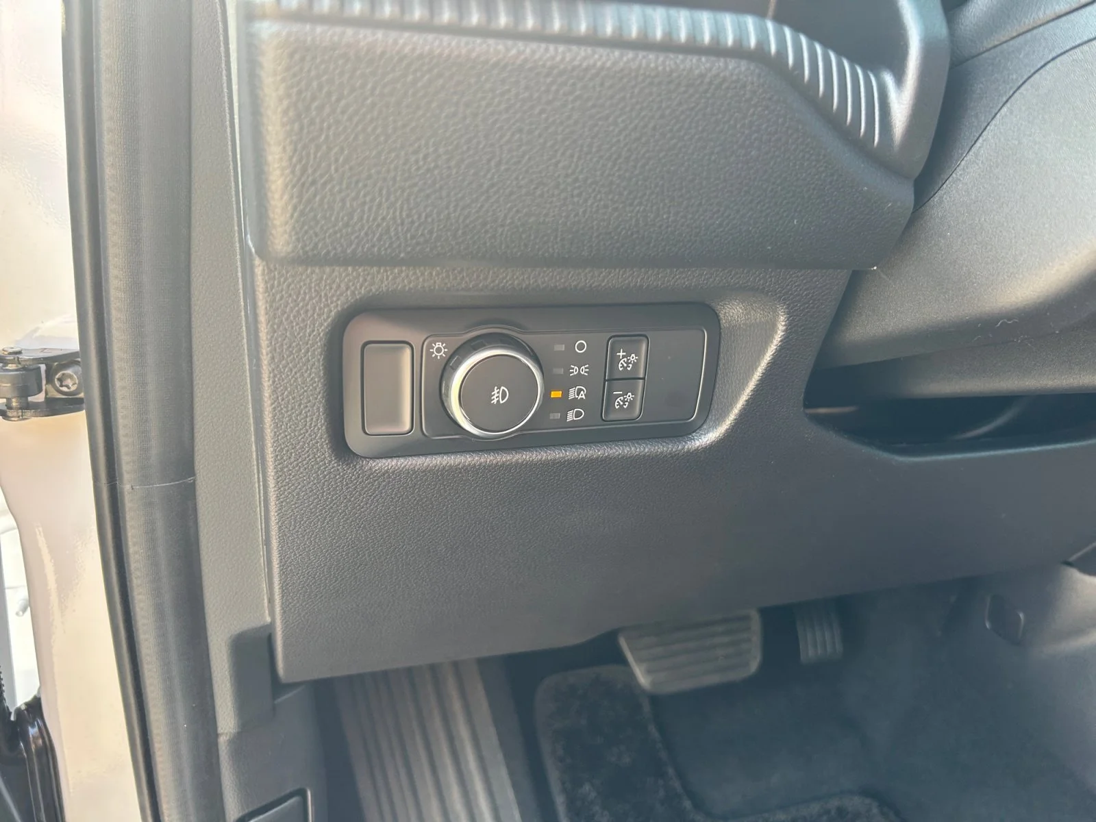 New 2026 Oxford White Ford Lariat image 16