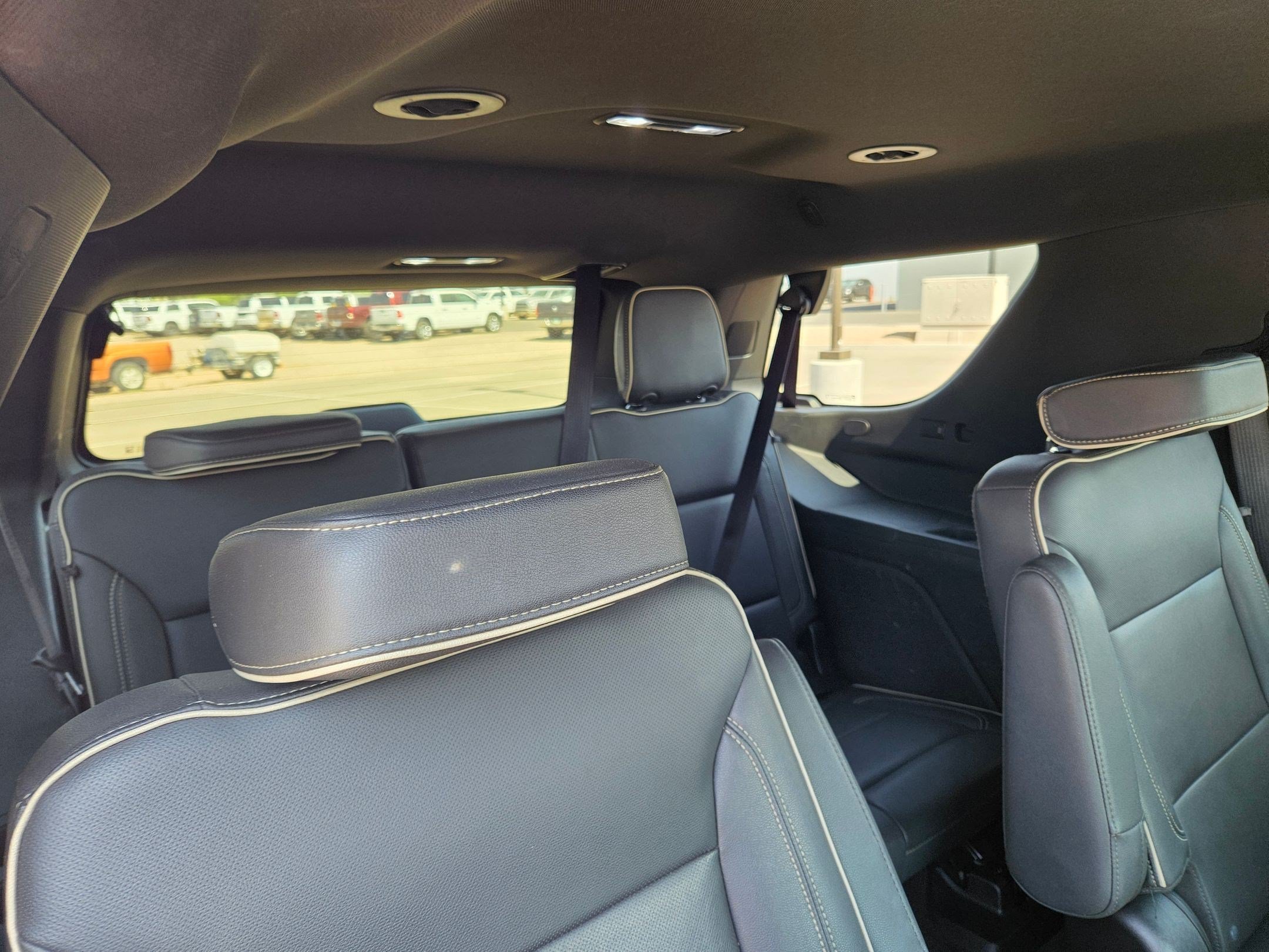 Used 2023 SUMMIT WHITE GMC SLT image 24
