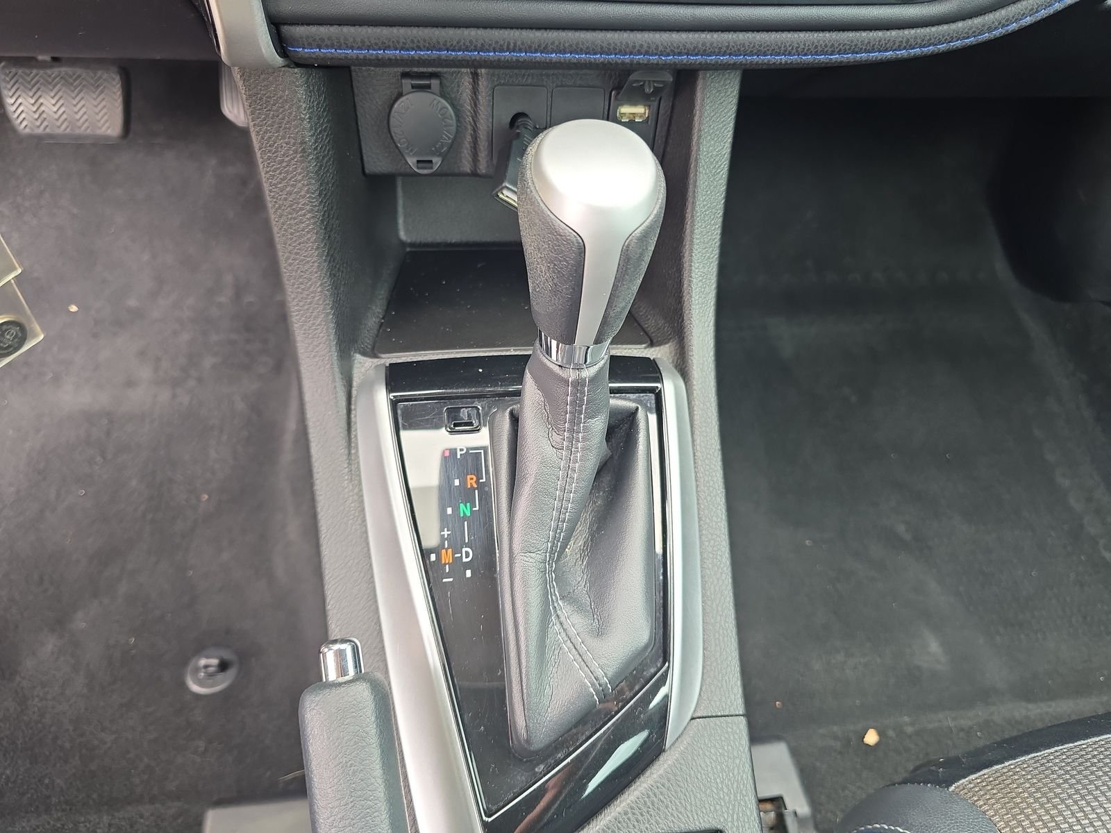 Used 2017 White Toyota SE image 19