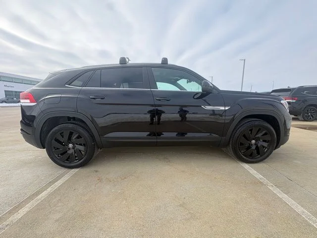 New 2026 Black Volkswagen 2.0T SE w/Technology image 10