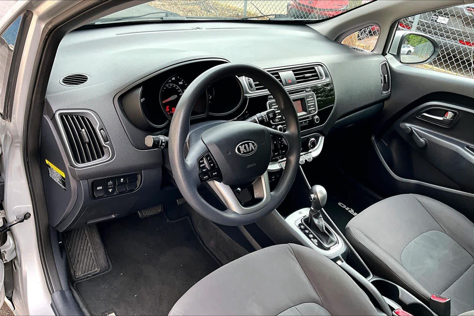 Used 2016 Bright Silver Metallic Kia LX image 17