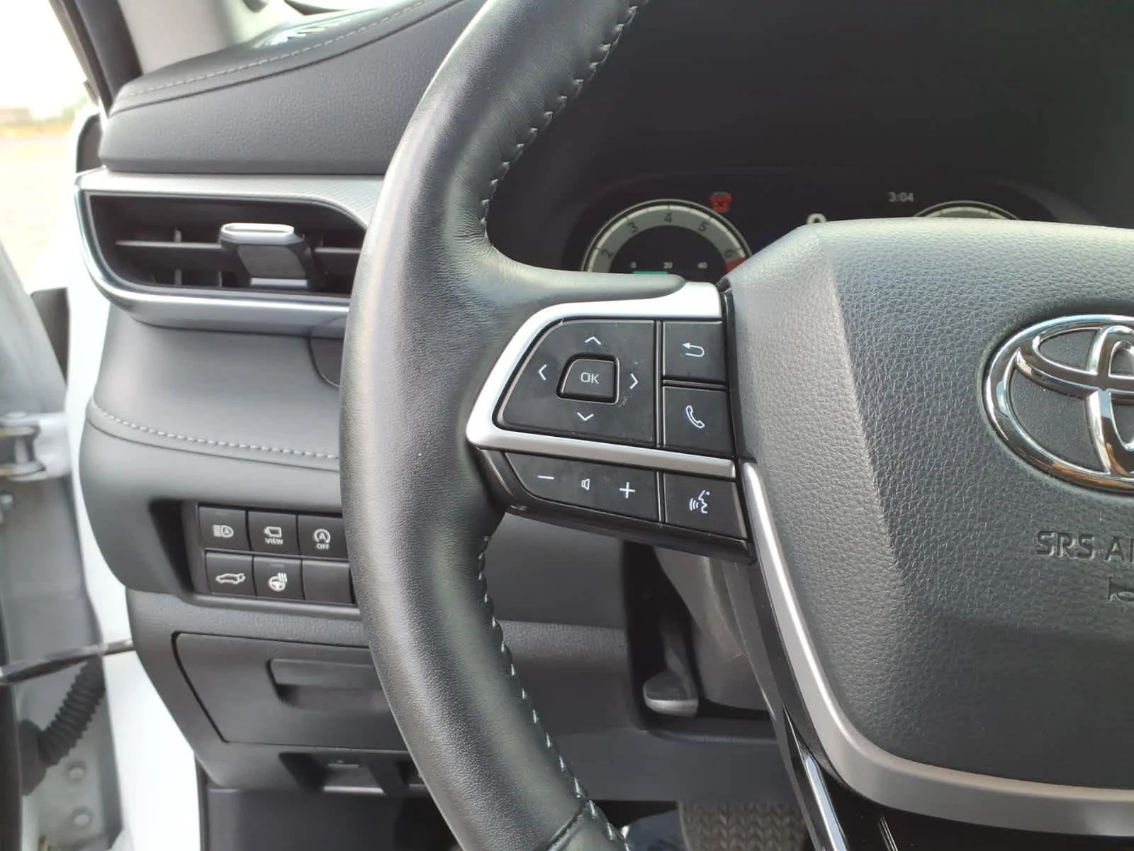 2025 Toyota Highlander Platinum - Photo 22