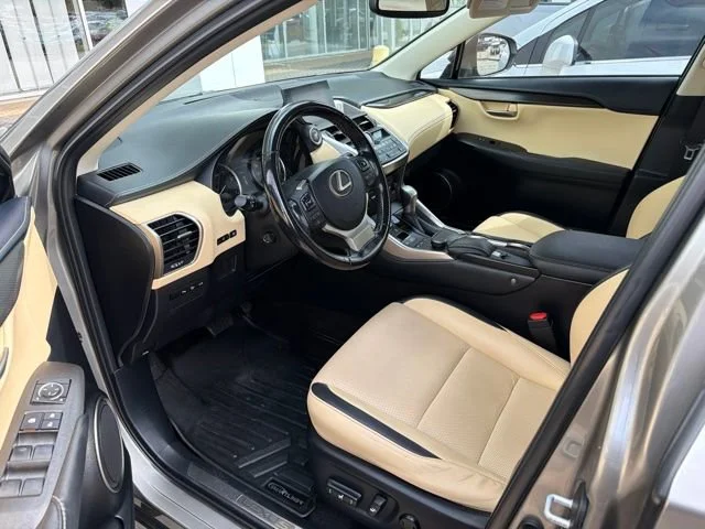 Used 2016 Silver Lexus FWD 4dr image 6