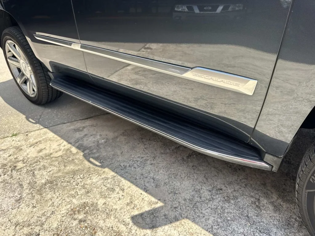 Used 2019 Gray Cadillac Luxury image 11