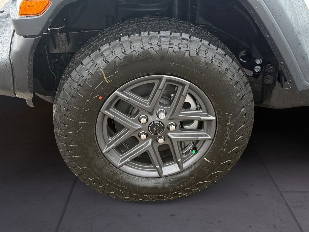 New 2026 Bright White Clearcoat Jeep Sport RHD image 9
