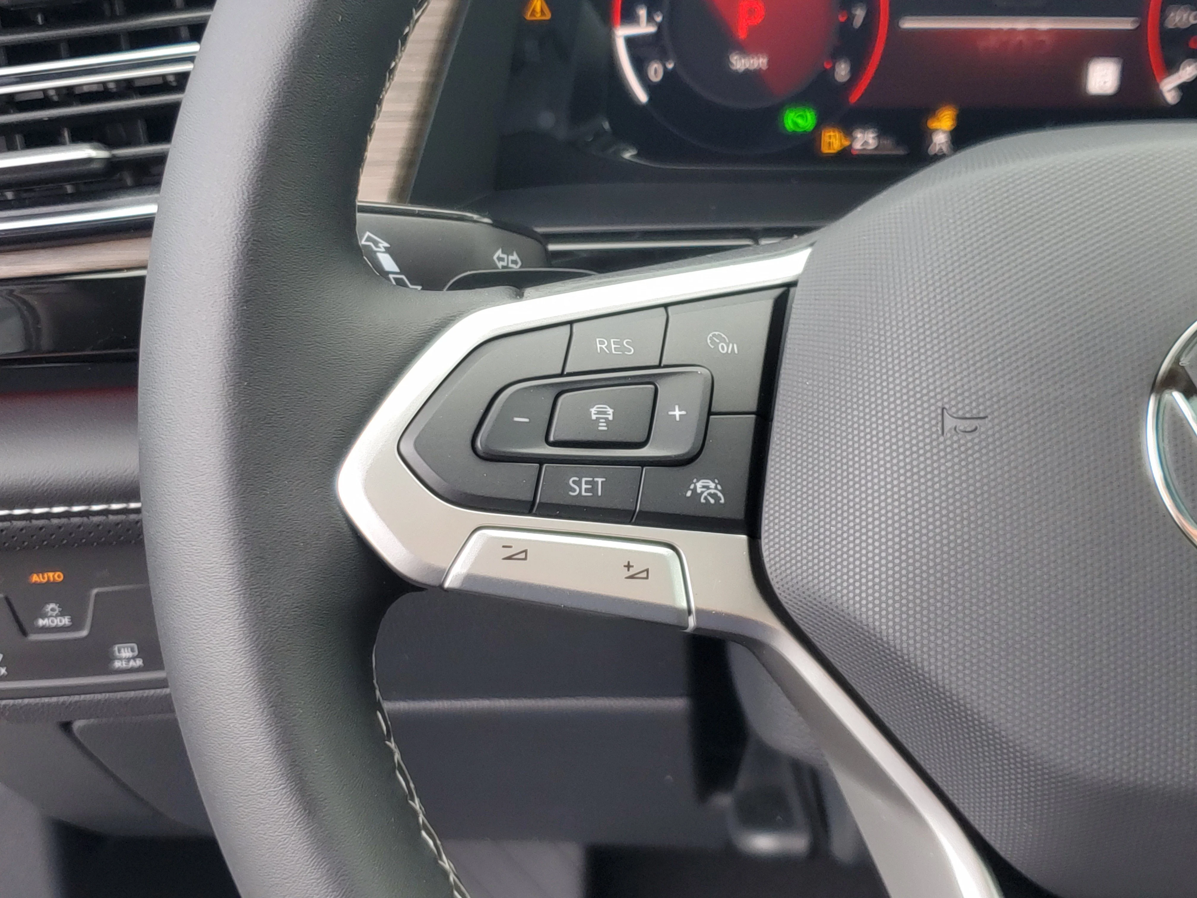 New 2026 White Volkswagen 2.0T SEL image 25