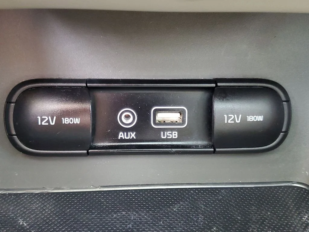 Used 2018 White Kia SX image 31