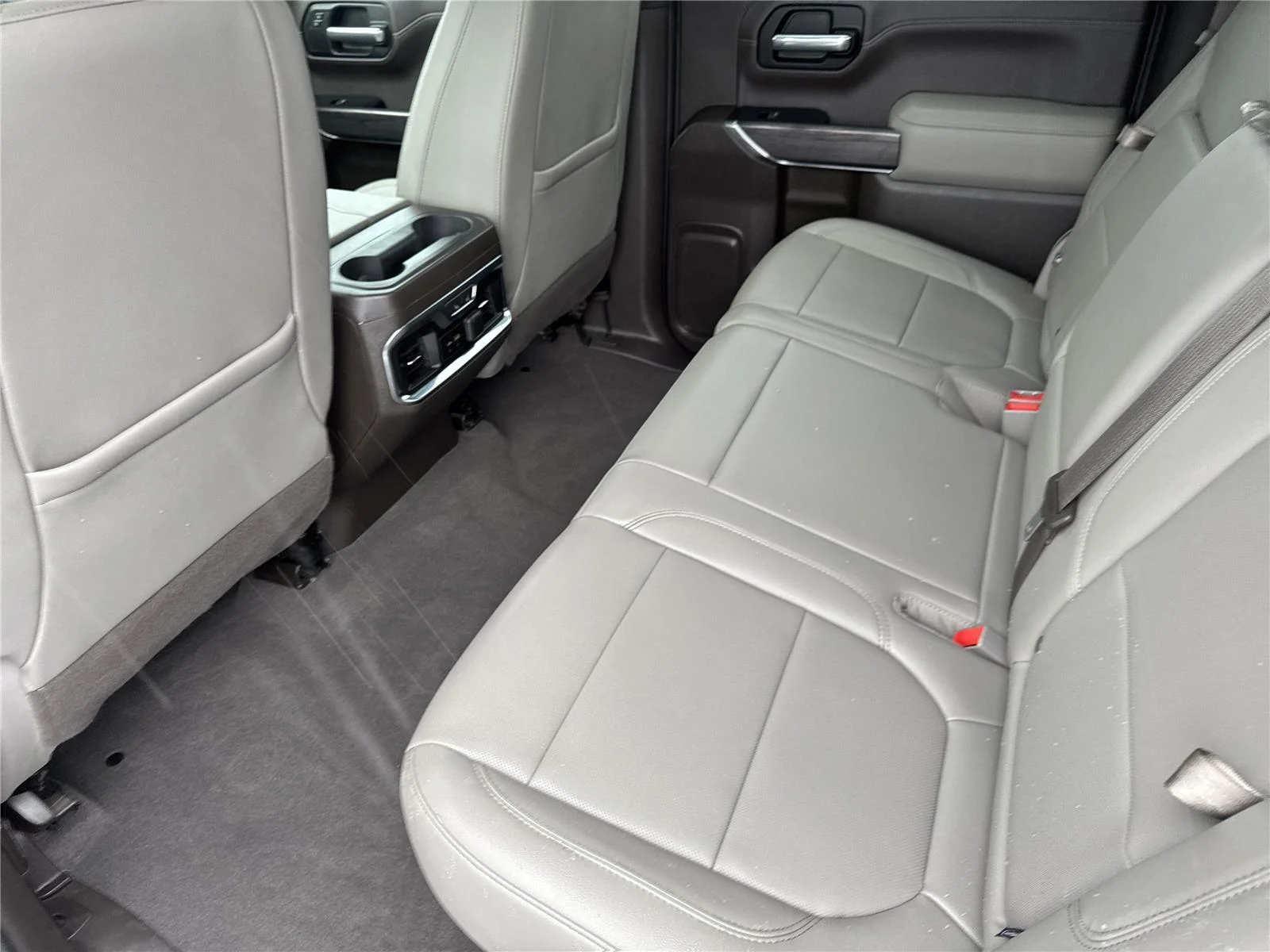 Used 2019 SILVER ICE METALLIC Chevrolet LTZ image 29