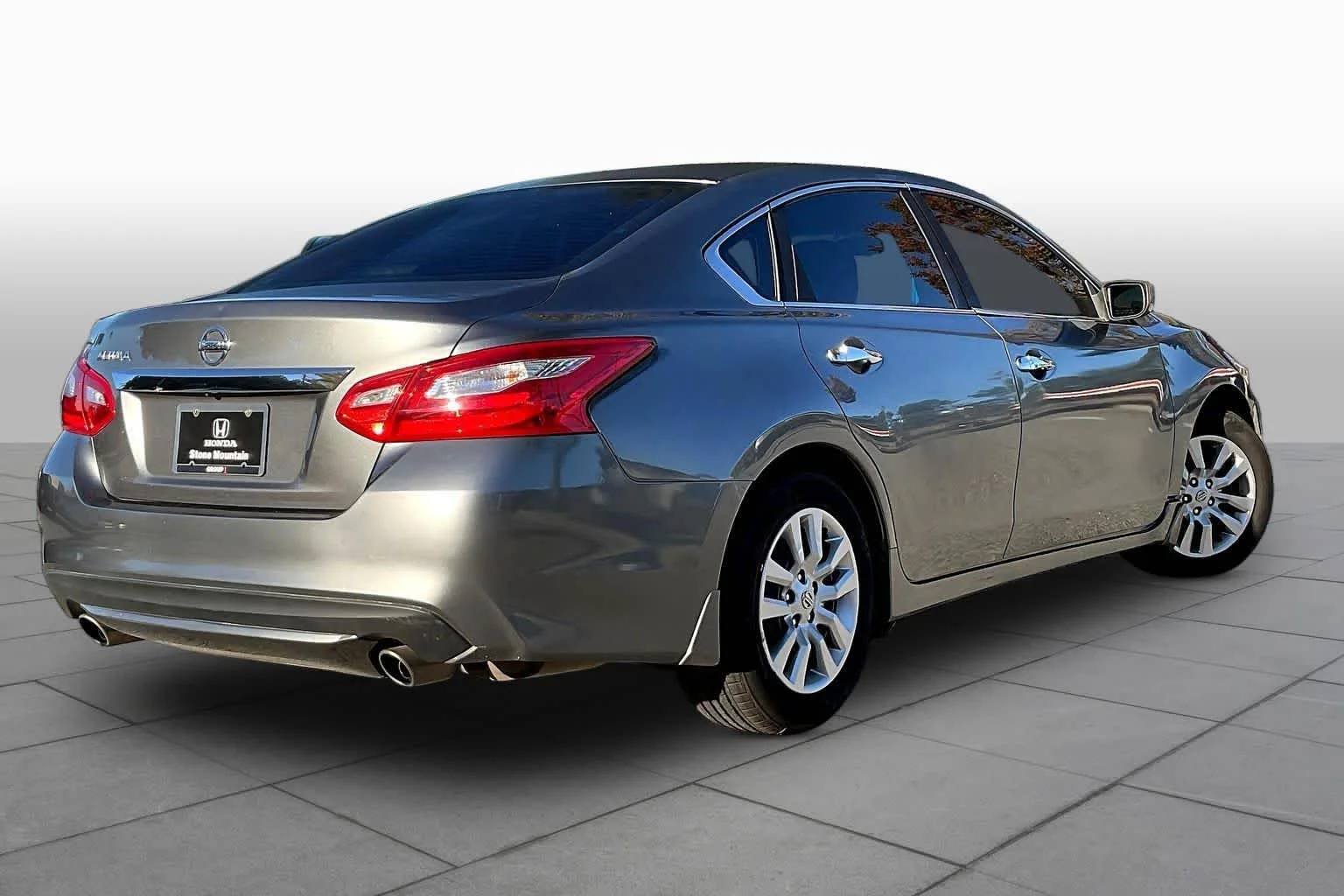 Used 2016 Gun Metallic Nissan 2.5 S image 12
