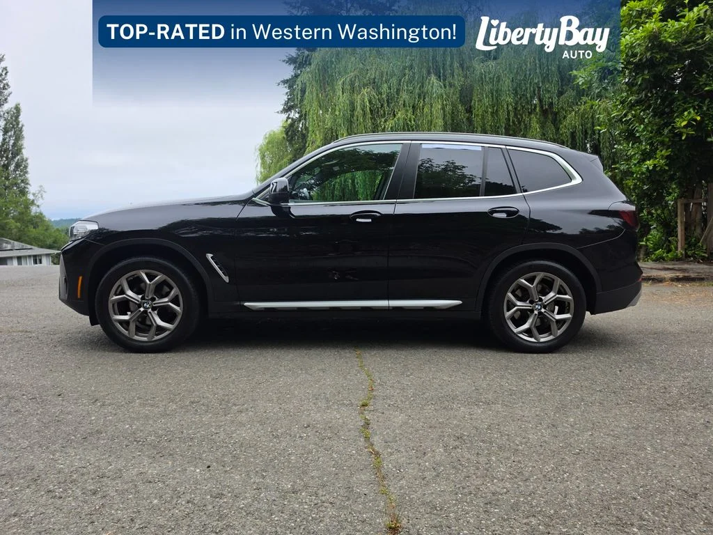 Used 2022 Black BMW xDrive30i image 11