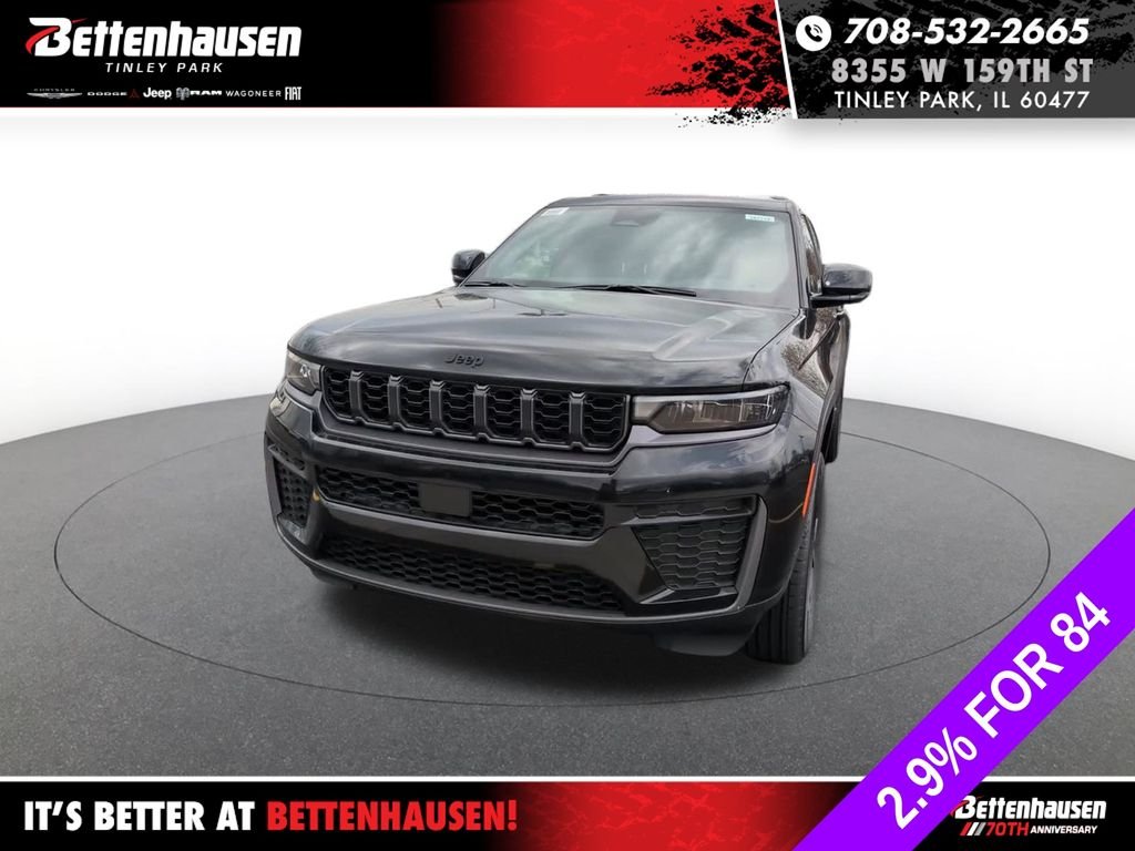 New 2026 Diamond Black Crystal Pearl-Coat Exterior Paint Jeep Altitude image 3