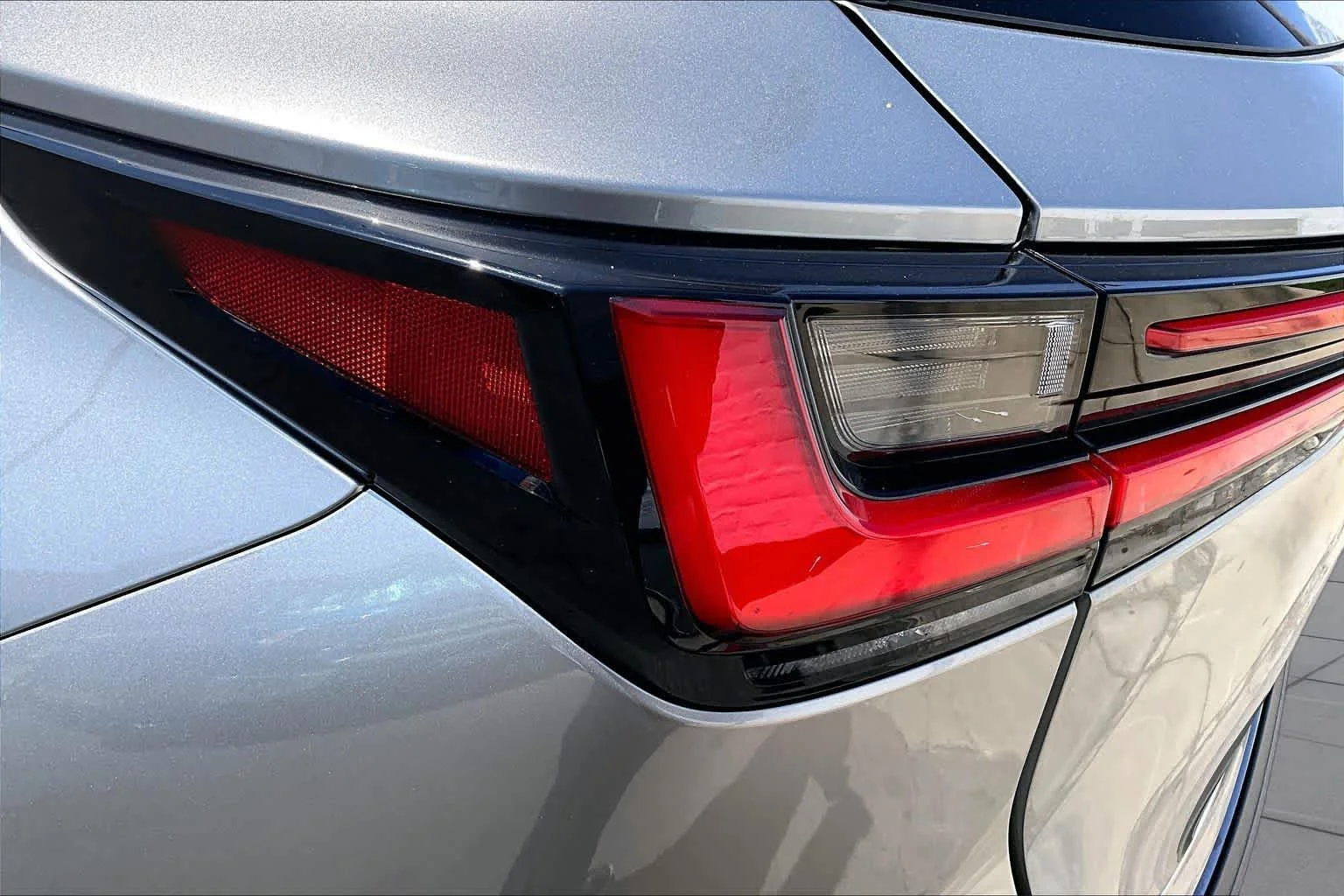 Used 2024 Atomic Silver Lexus  image 28