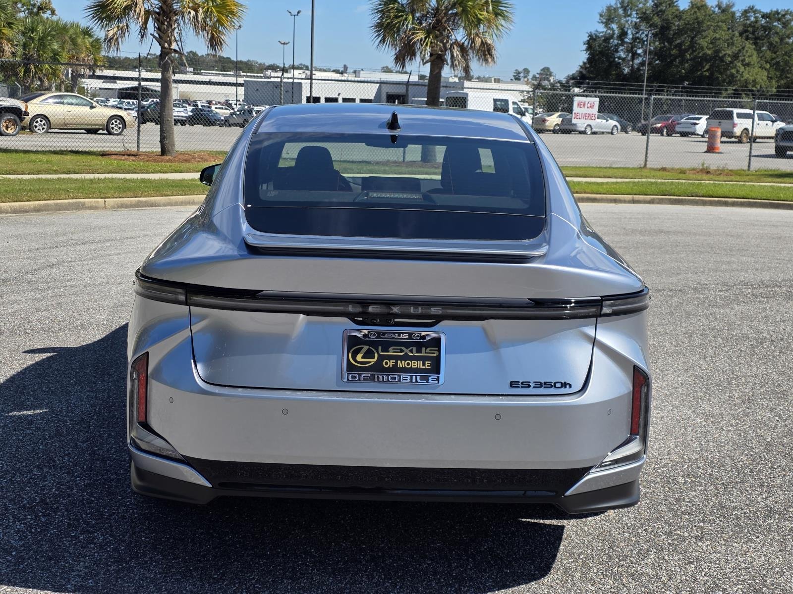 New 2026 Iridium Lexus ES 350h PREMIUM+ image 3