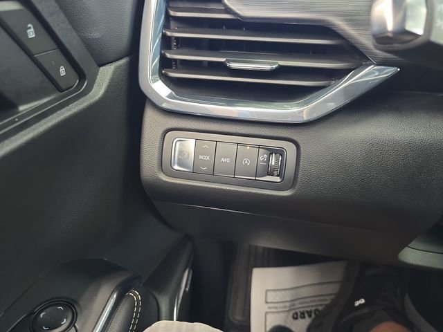 Used 2025 Silver GMC Elevation image 20