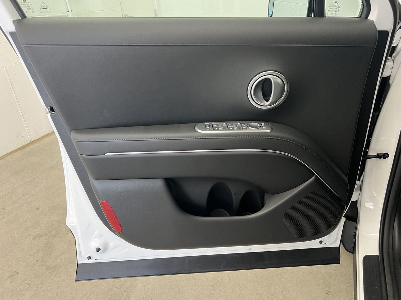 New 2027 Creamy White Pearl Hyundai SEL 8P image 11