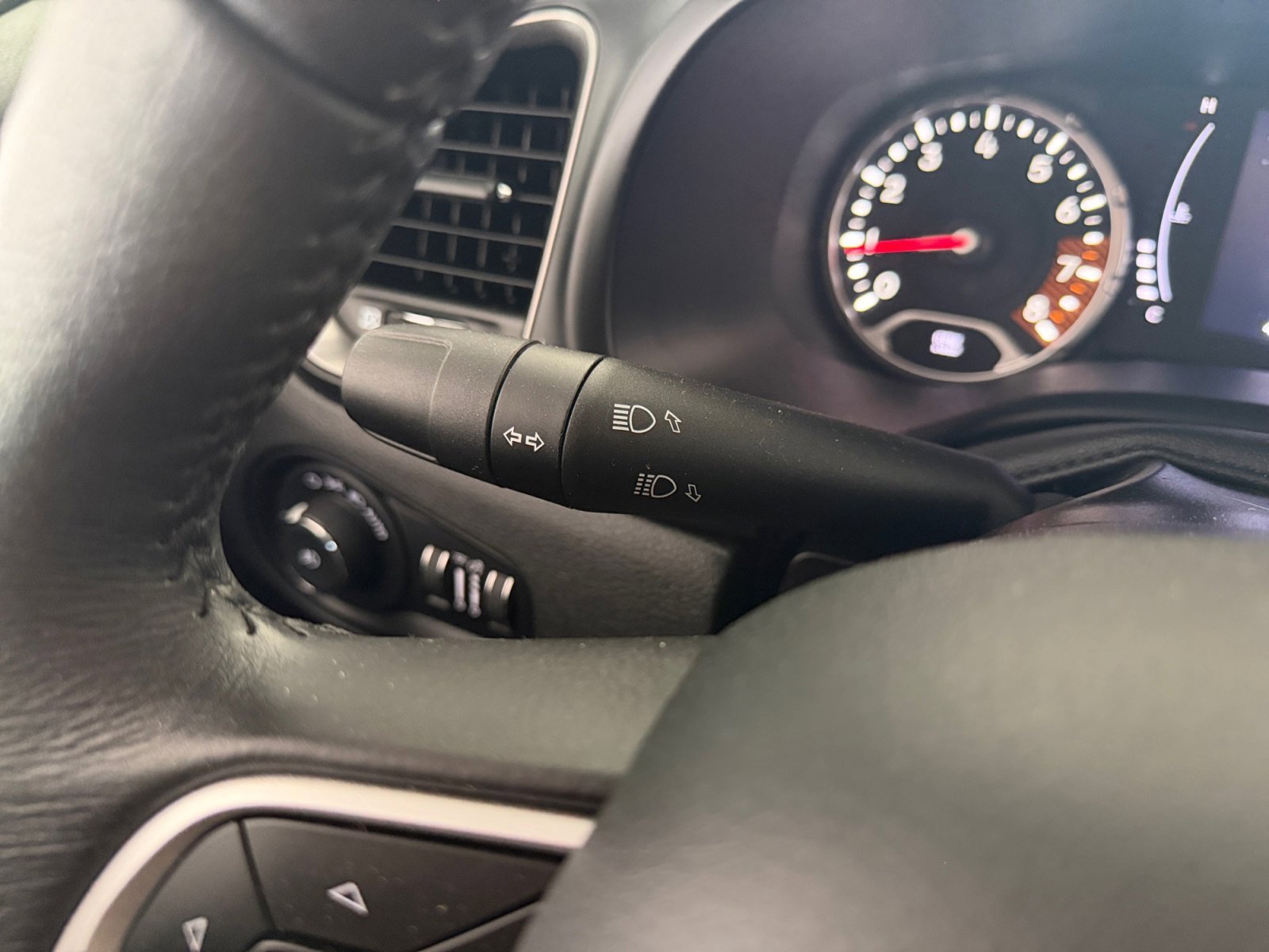 Certified Used 2023 Black Clearcoat Jeep Latitude image 13