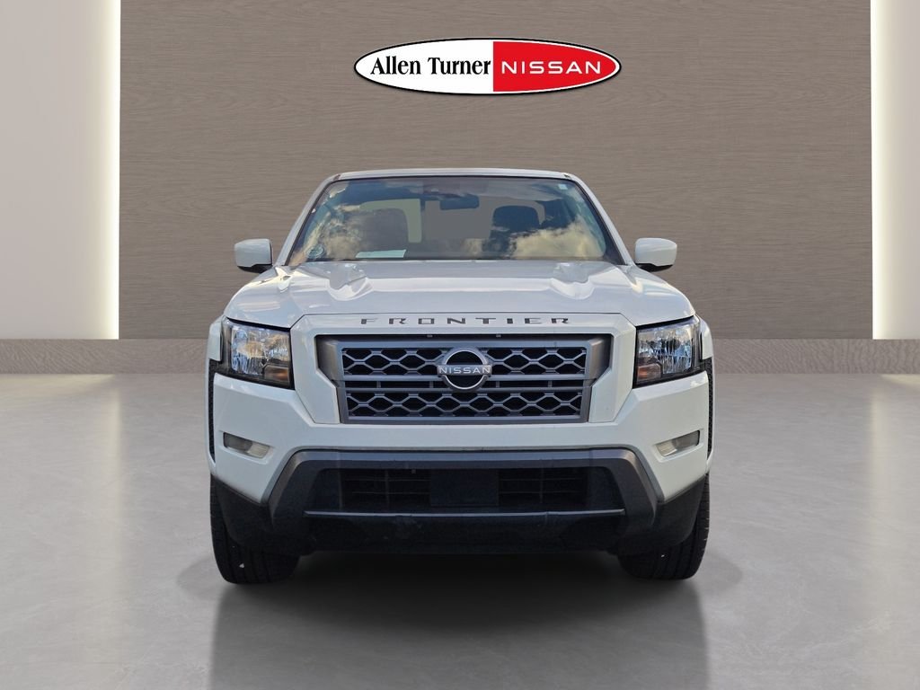 Used 2023 White Nissan SV image 3