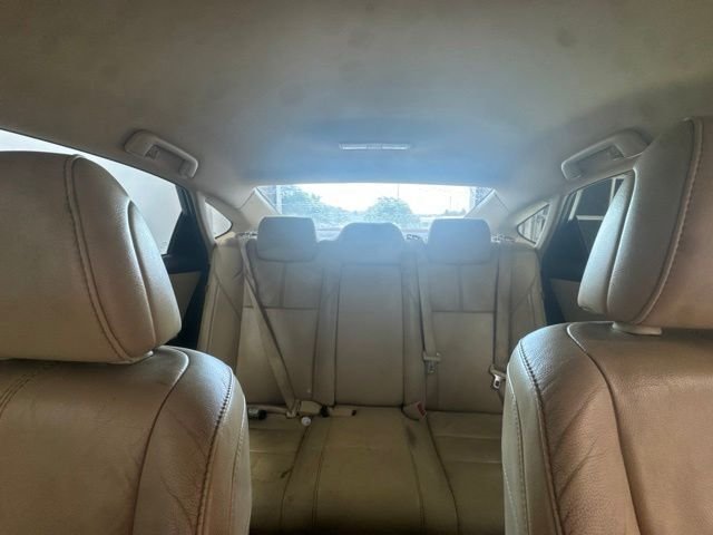 Used 2015 Silver Toyota XLE image 16