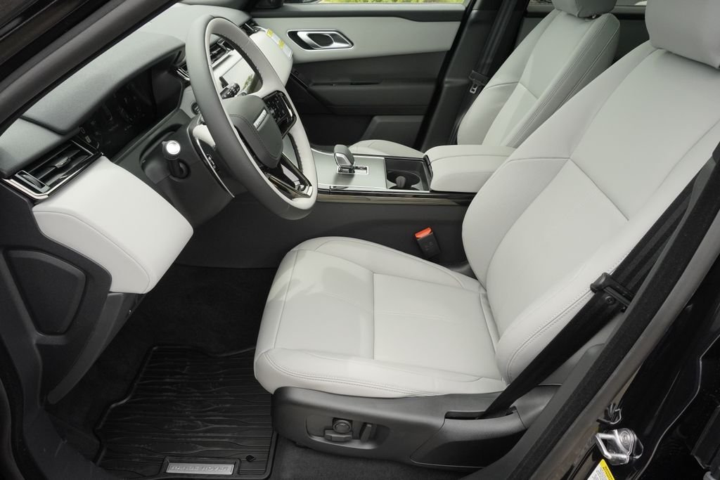 New 2026 Santorini Black Land Rover S image 19