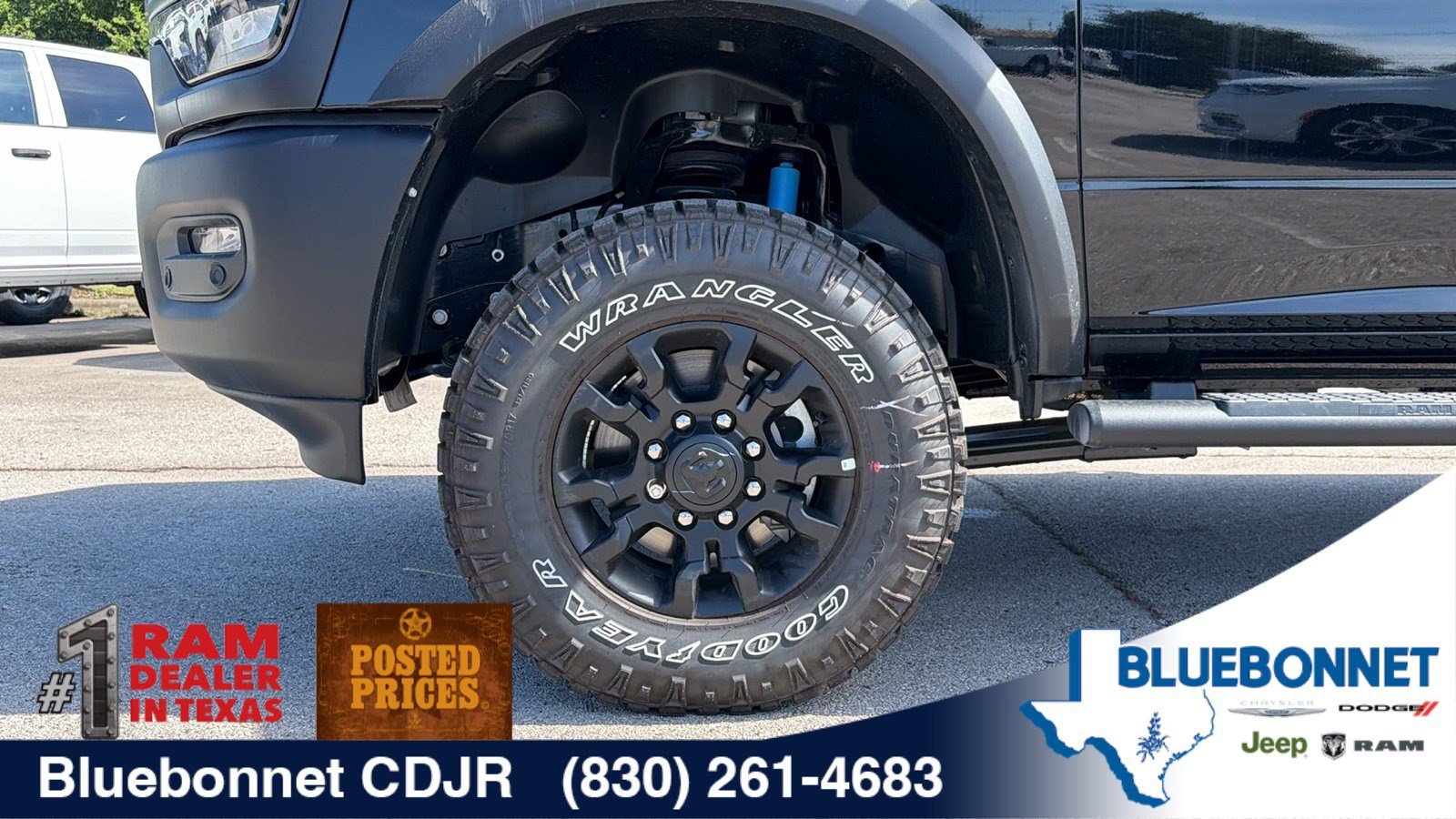 New 2026 Diamond Black Crystal Pearl-Coat Exterior Paint RAM Tradesman image 25