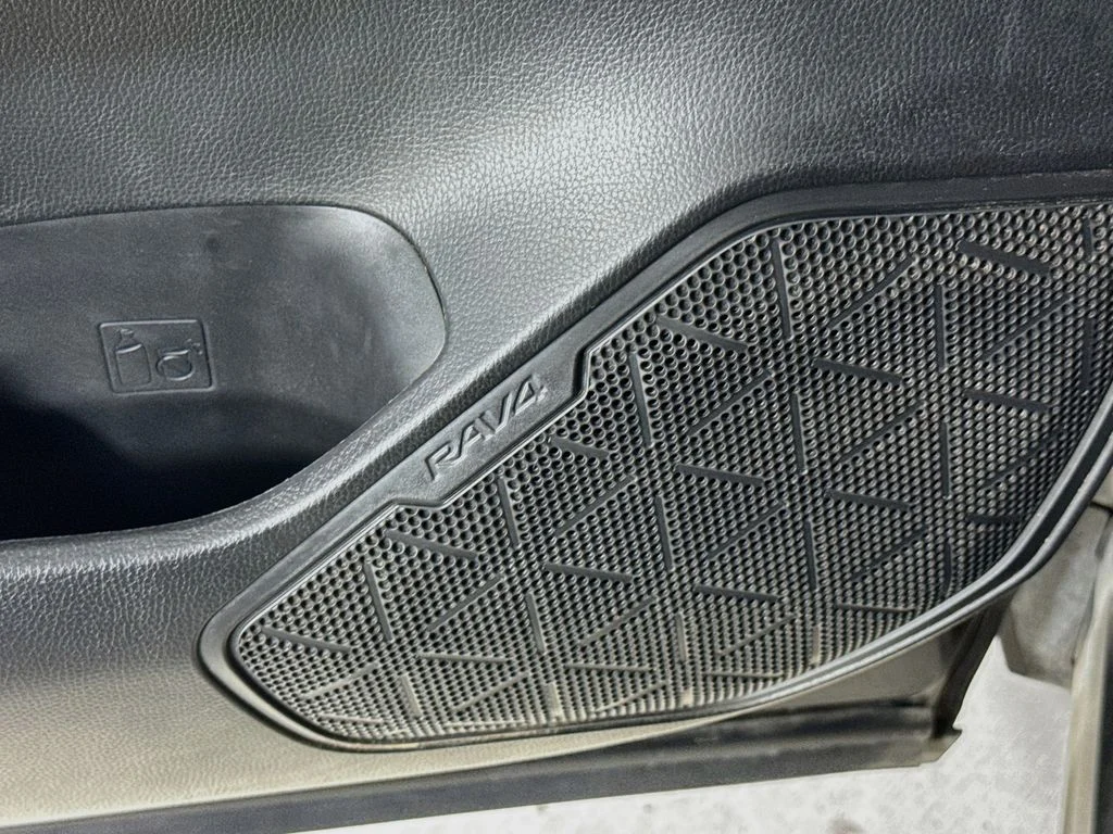 Used 2020 Gray Toyota XLE image 22