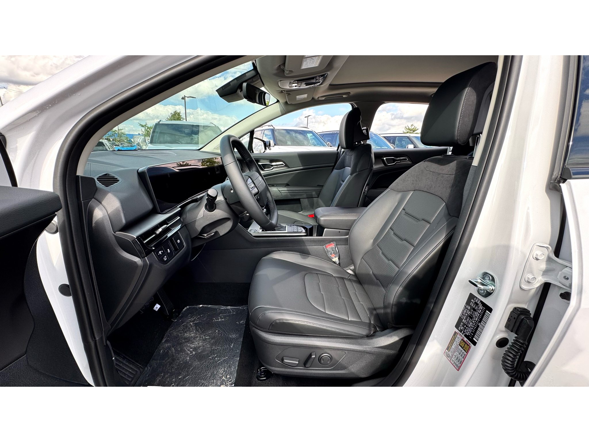 New 2027 Glacial White Pearl Kia SX Prestige image 9