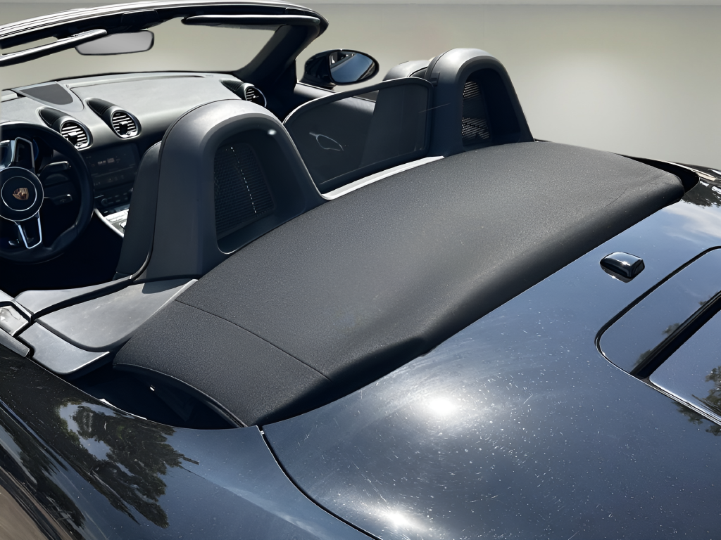 Used 2017  Porsche Base image 5