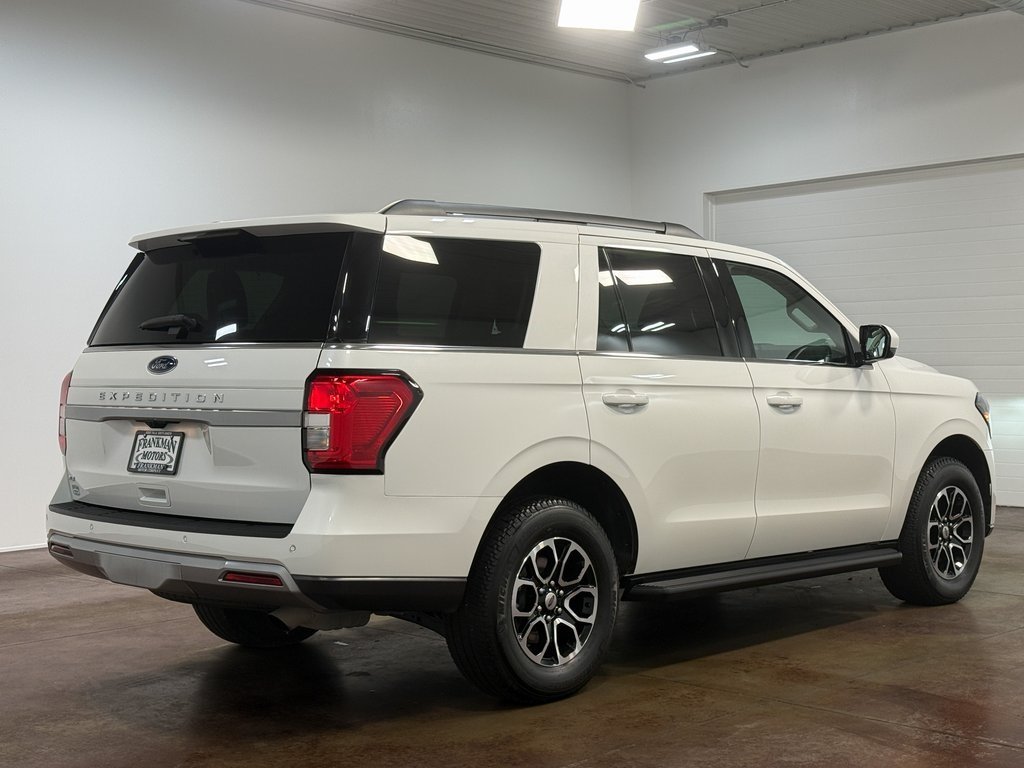 2024 Ford Expedition XLT photo 2