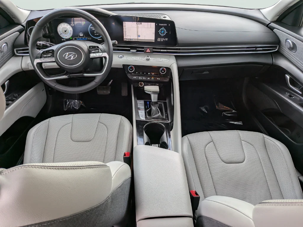 Used 2023 Black Hyundai Limited image 12