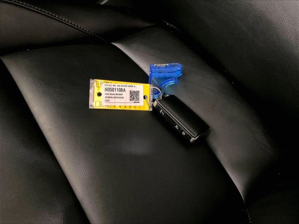 Used 2022 Machine Gray Metallic Mazda Preferred image 30