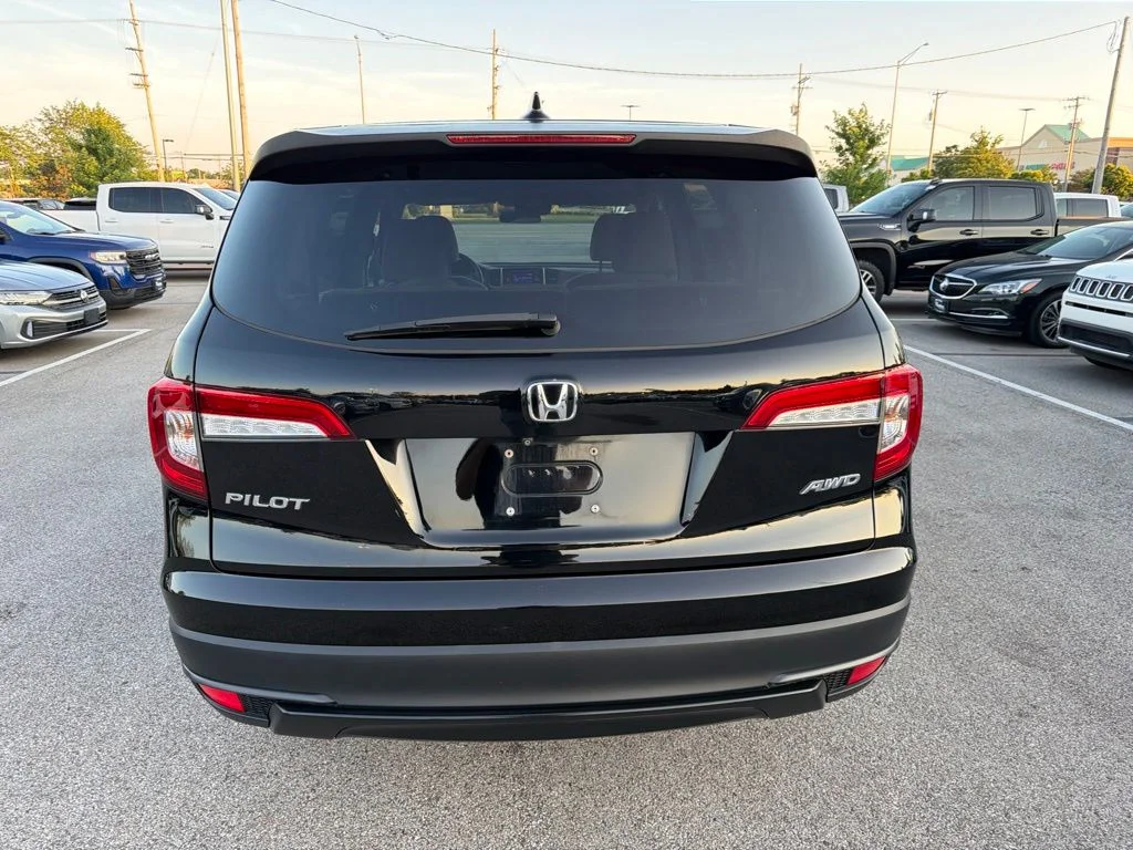 Used 2019  Honda LX image 7