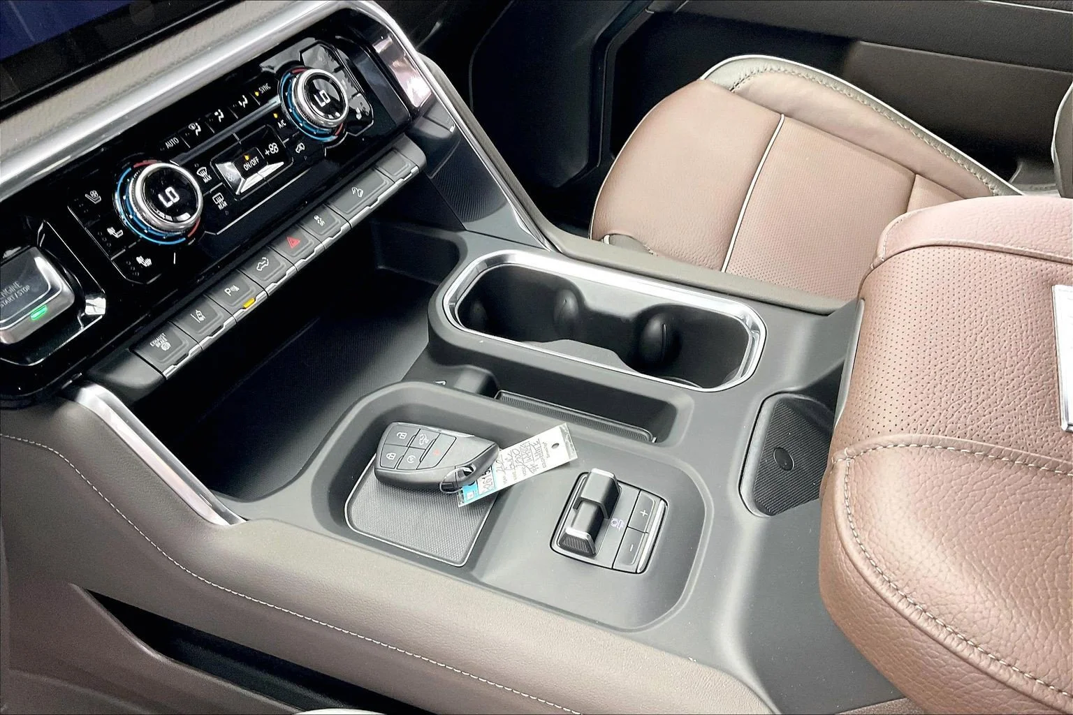 2026 GMC Sierra 2500HD Denali - Photo 8