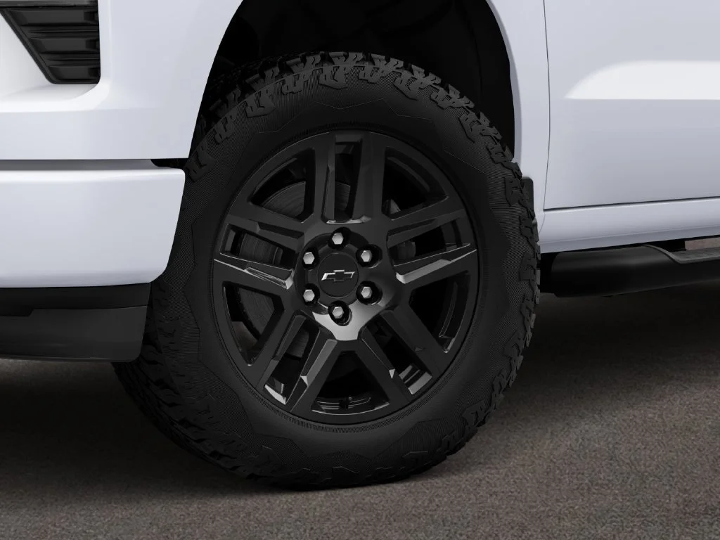New 2026 Summit White Chevrolet Custom image 4