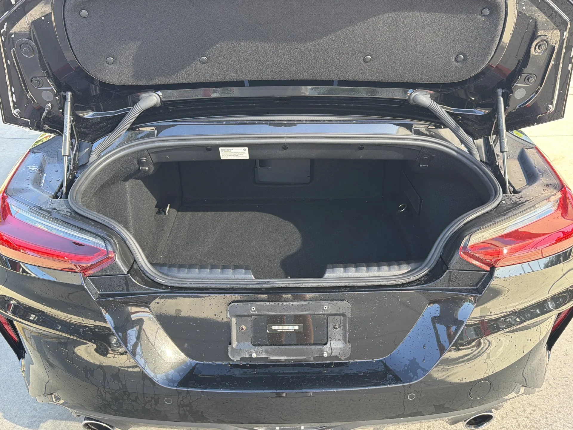 Used 2019 Black Sapphire Metallic BMW sDrive30i image 11
