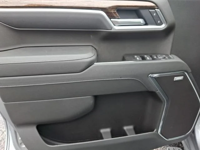 New 2026 Sterling Metallic GMC Elevation image 11
