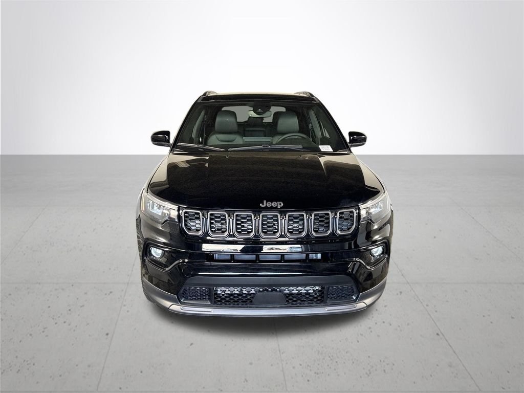 New 2026 Diamond Black Crystal Pearl-Coat Exterior Paint Jeep Limited image 3